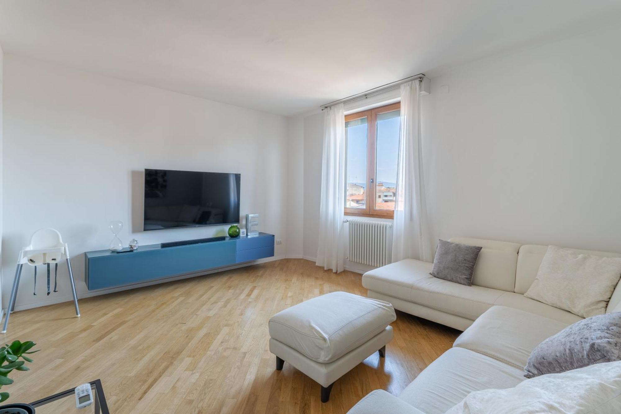 Apartment Shiny *